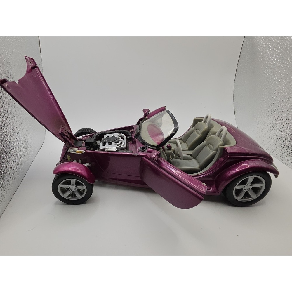 Plymouth Prowler Scale 1:24 Die Cast Car Brand New But over 20 Years Old